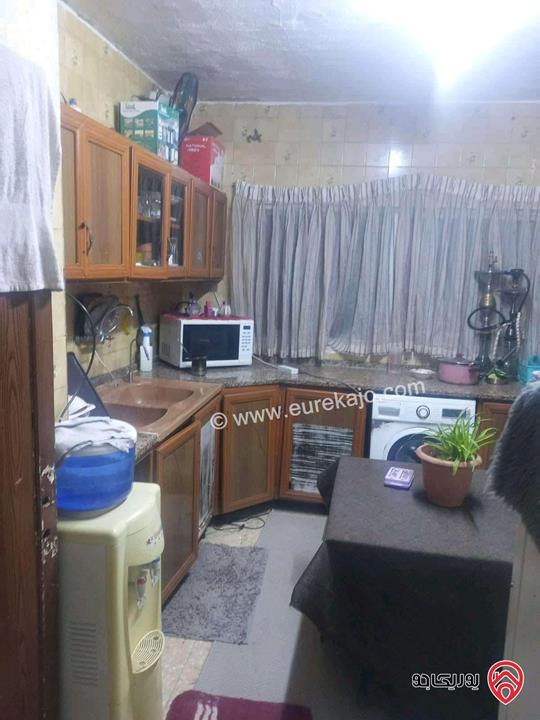 شقة مع روف مساحة 206م للبيع في عمان - الجبل الاخضر