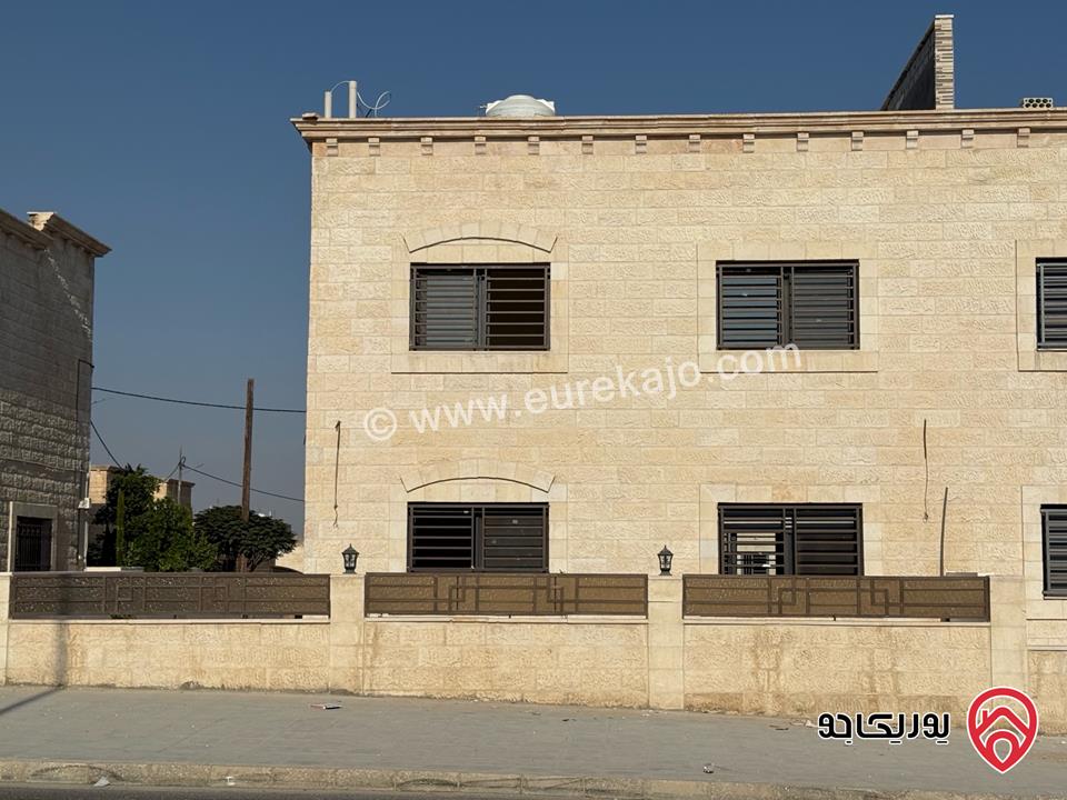 فيلا مساحة 209م على أرض 280م للبيع في الزرقاء - مدينة الشرق