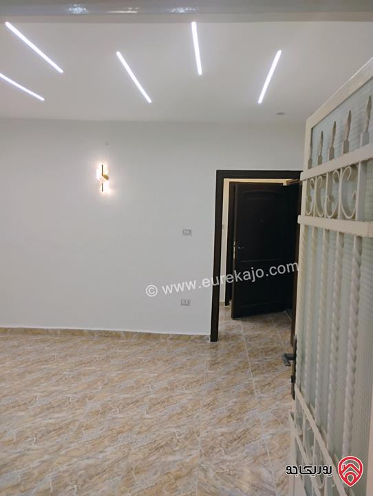شقة سوبر ديلكس طابق ارضي 131م + ترس قرميد للبيع في الزرقاء الجديدة - جبل المغير