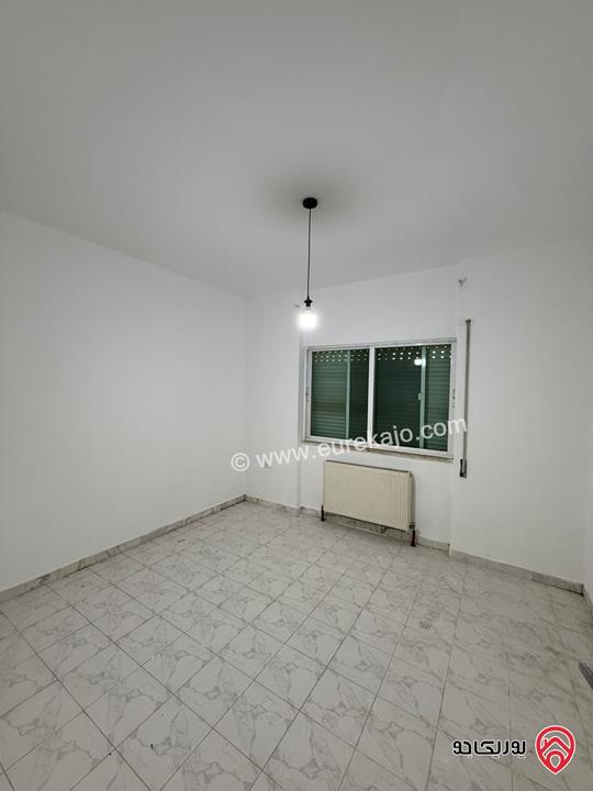 شقة فارغة مساحة 165م طابق ثاني للايجار في عمان - الرابية