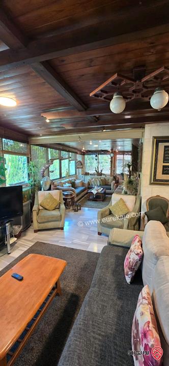 شقة ديلوكس أرضية مساحة 240م داخلي و 300م خارجي للبيع في عمان - تلاع العلي