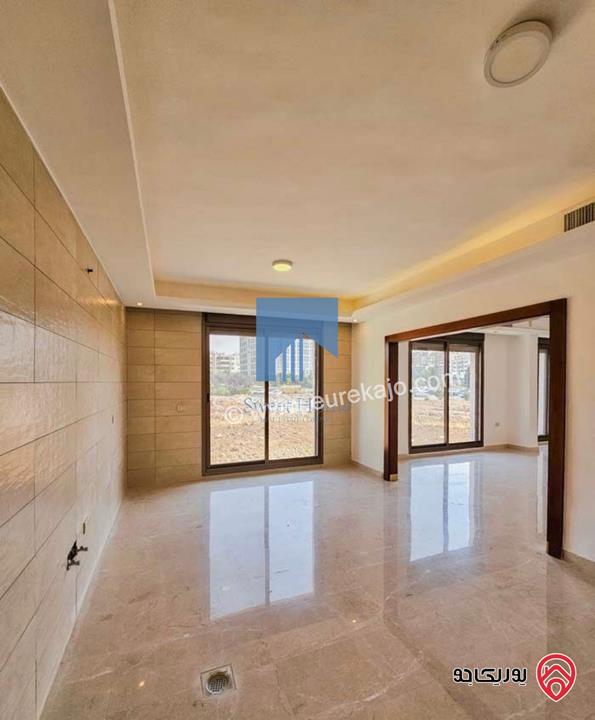 شقة طابقية طابق اول 223م تشطيب سوبر ديلوكس للبيع في عمان - دير غبار