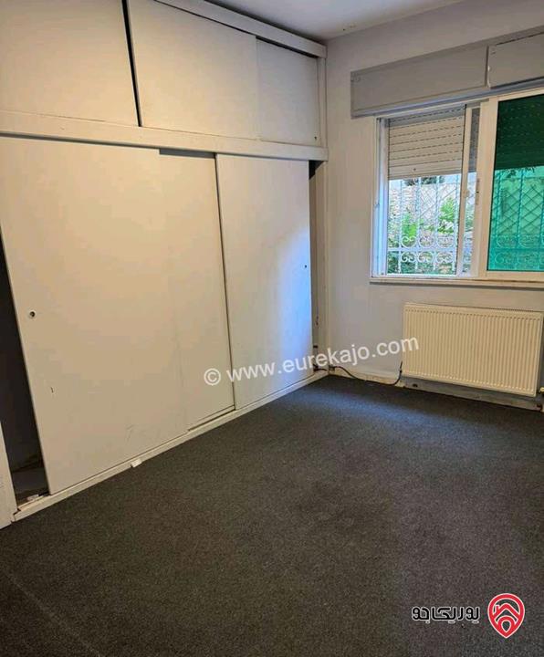 شقة فارغة طابق شبه ارضي مساحة 150م داخلي مع ترس 70م للايجار في عمان - الرابية 