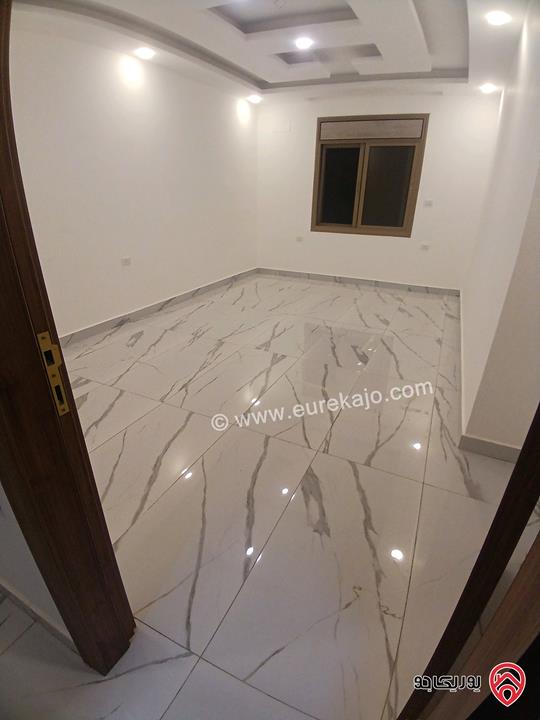 شقة لم تسكن مساحة 160م طابق ثاني للايجار في اربد - جنوب كومباوند الأمعري 