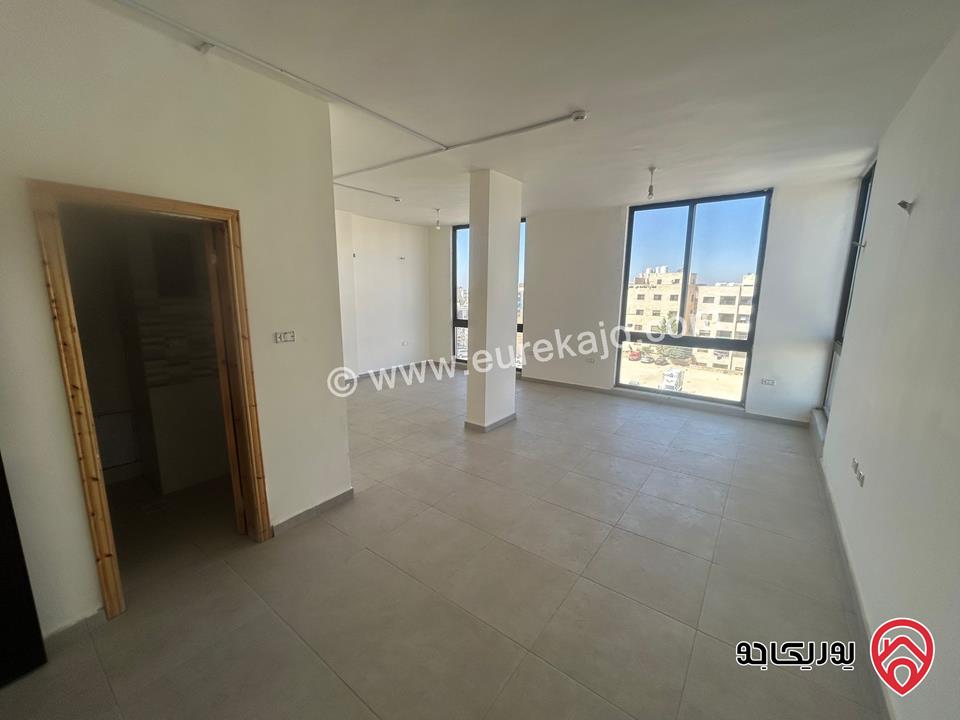 مكاتب جديدة بمساحات مختلفة للإيجار في عمان – أبو نصير / الشارع الرئيسي 