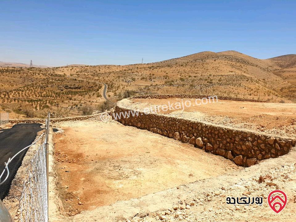 قطعة أرض مساحة 3800م للبيع في الزرقاء - صروت 