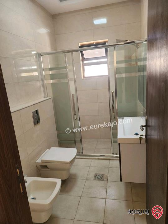 شقة جديدة طابق ثاني مساحة 193م للبيع في عمان - الجبيهة من المالك مباشرة