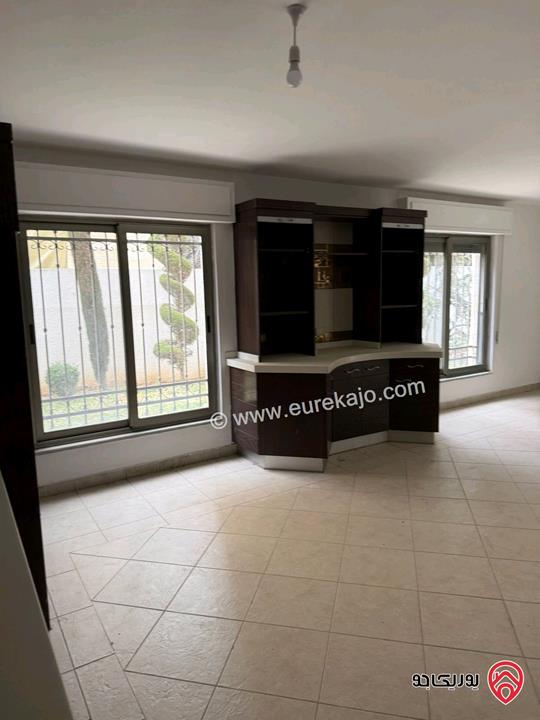 شقة طابق أرضي دوبلكس مساحة 418م داخلي و 250م خارجي للبيع في عمان - عبدون