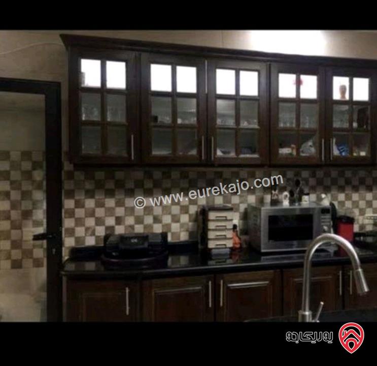 شقة طابقية طابق أرضي مساحة 248م داخلي و 80م خارجي للبيع في الفحيص