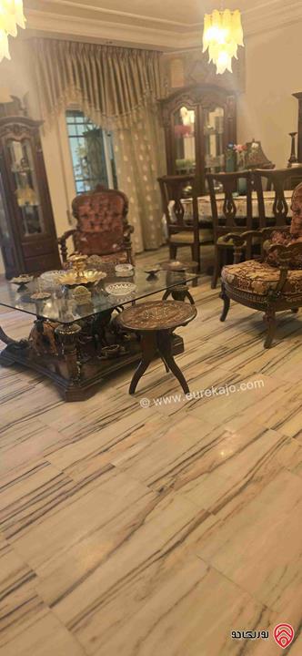 شقة ارضية مساحة 205م داخلي و 140م خارجي للبيع في عمان - الجاردنز