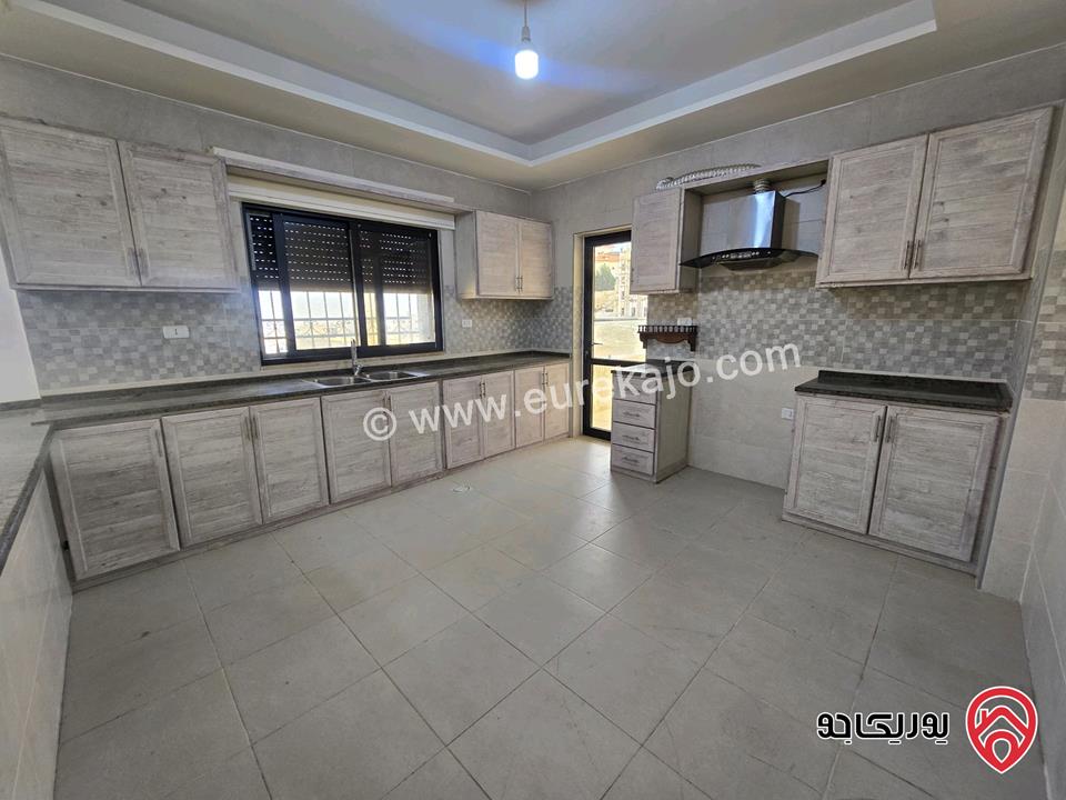 شقة فارغة طابق ثالث مساحة 180م للايجار في عمان - ضاحية الرشيد