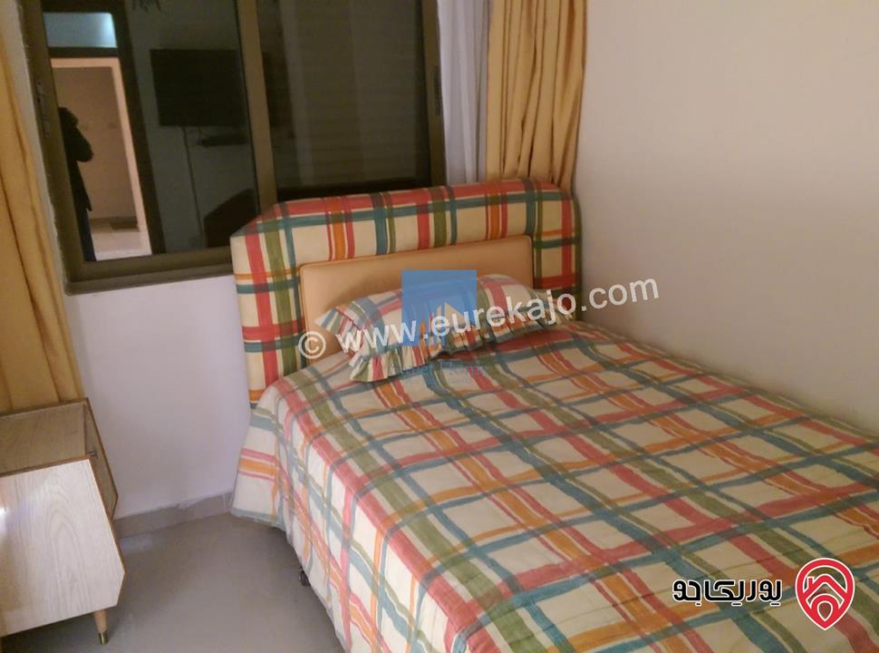 شقة مفروشة فاخرة طابق ثالث 145م مع روف 85م للبيع في عمان - عبدون 