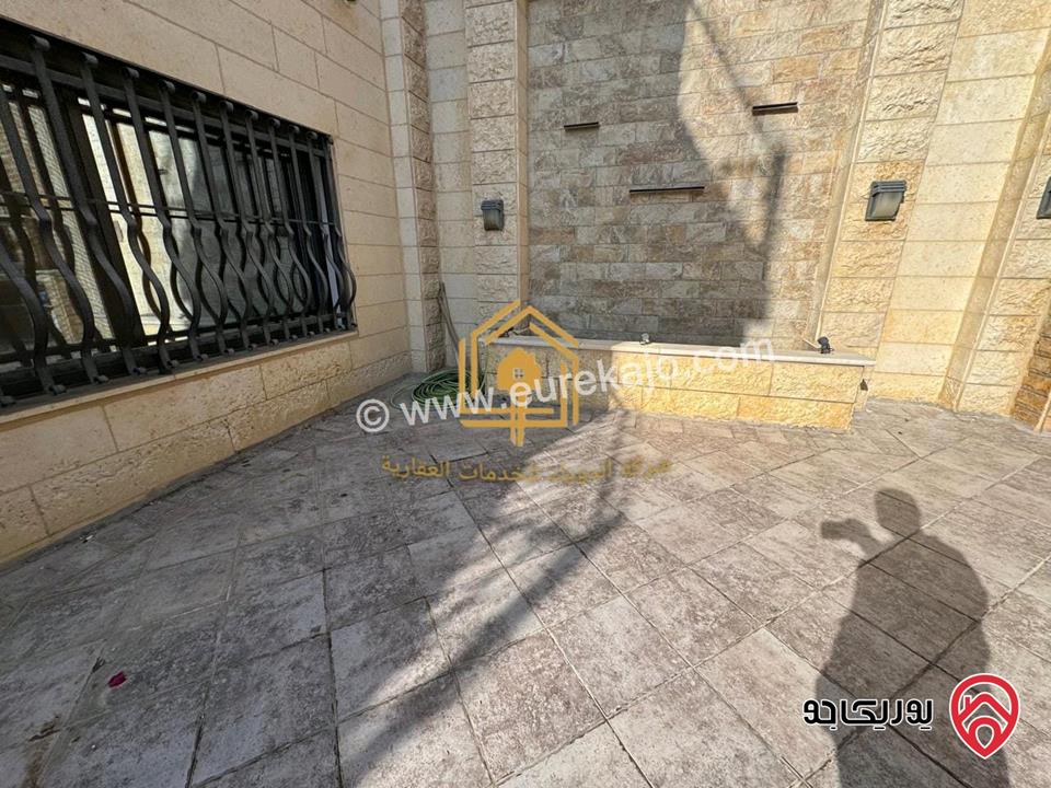 شقة سوبر ديلوكس طابق شبه ارضي مساحة 200م داخلي و 100م خارجي للايجار في عمان - طريق المطار 