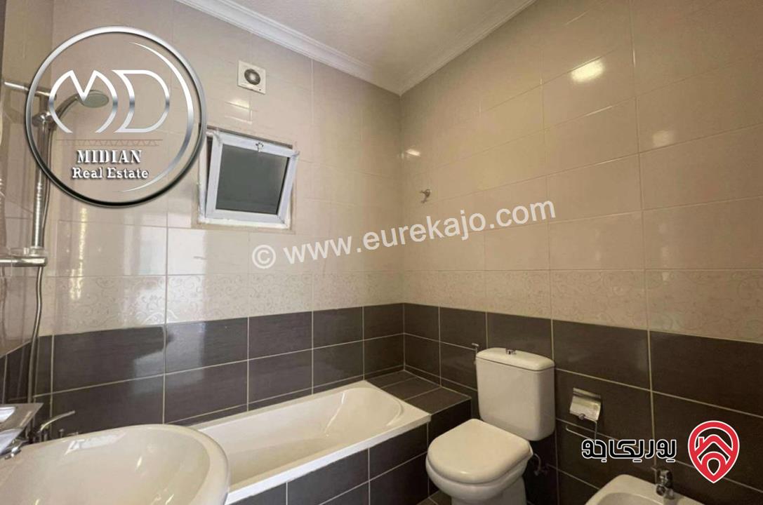 شقة للبيع في عمان - ضاحية النخيل مساحة 210م طابق اول تشطيبات سوبر ديلوكس اطلالة جميلة بسعر مميز جداً