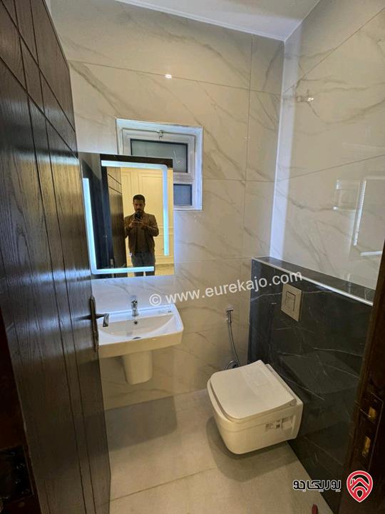 شقة جديدة لم تسكن طابق شبه ارضي مساحة 230م للإيجار في عمان - رجم عميش 