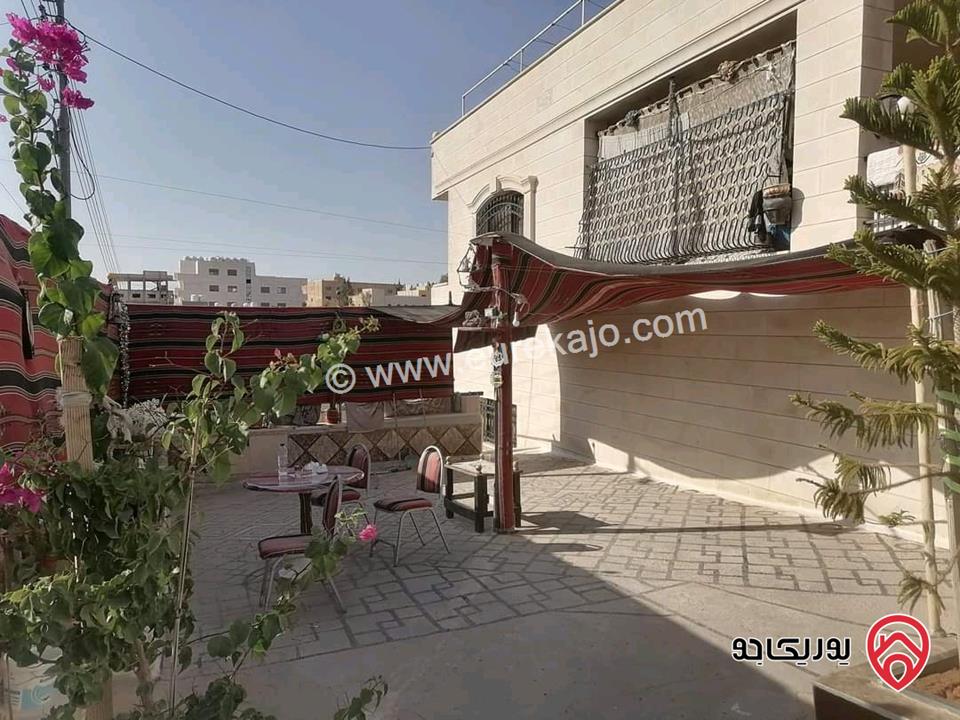 بيت مستقل طابقين 3 شقق مساحة الارض 800م مساحة البناء 600م يشمل حديقة وجلسات عائلية للبيع في عمان - ماركا