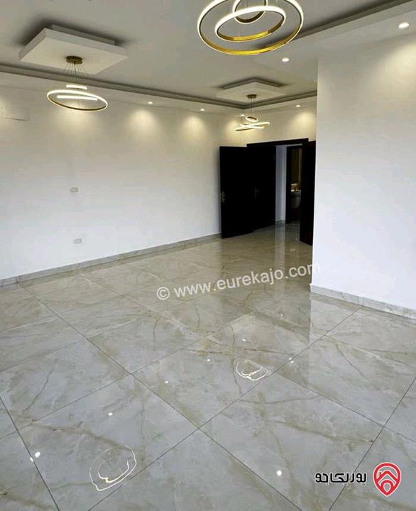 شقة فارغة طابق اول مساحة 200م للإيجار في عمان - البنيات