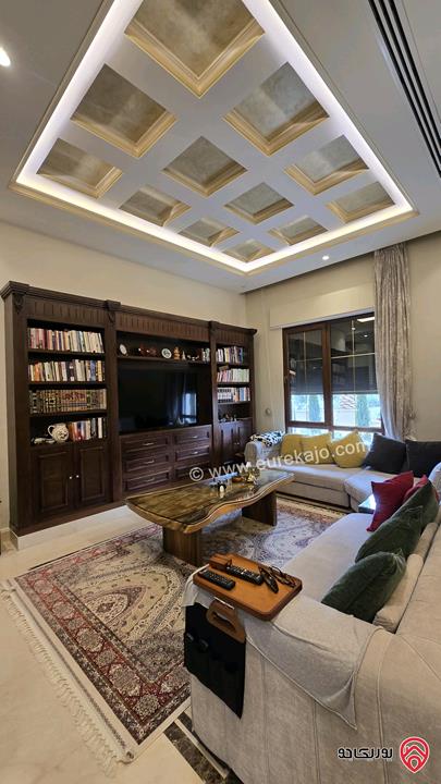 فيلا حديثة فخمة مساحة 690م على أرض 750م للبيع في عمان - البنيات طريق المطار 