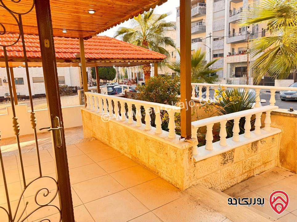 شقة أرضية مفروشة مساحة 170م داخلي و 70م خارجي للايجار السنوي في عمان - ام السماق