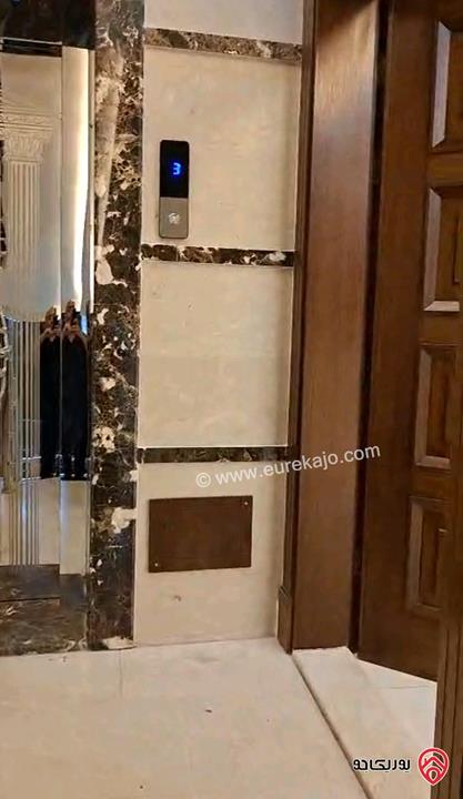 شقة فارغة مساحة 220م طابق ثاني للايجار سوبر ديلوكس جديدة لم تسكن بعد بسعر مميز في عمان - الرابية
