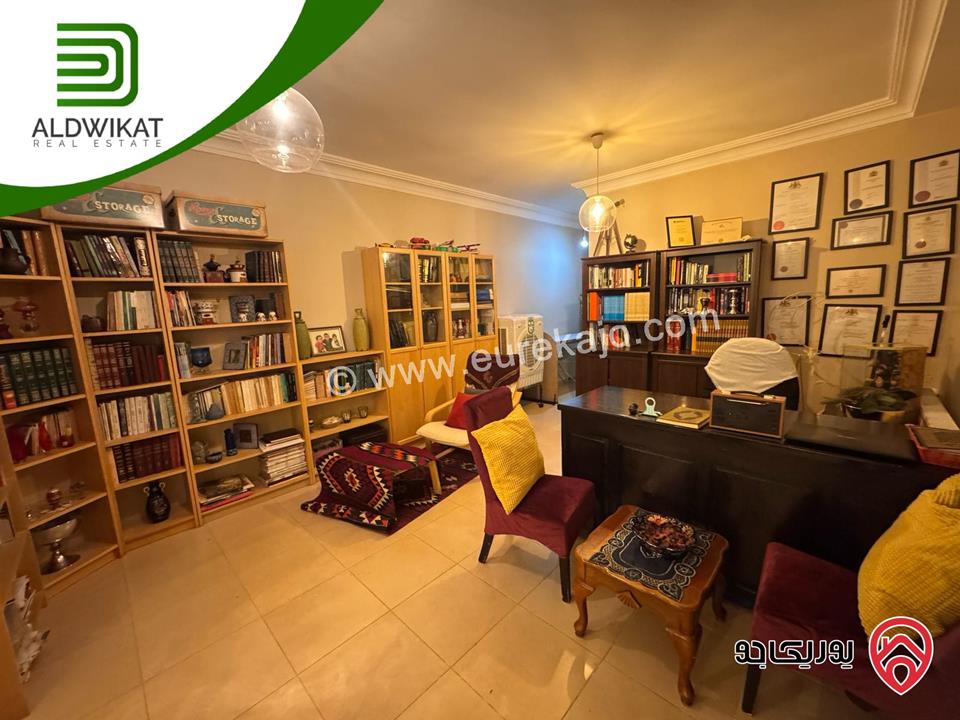 فيلا مستقلة للبيع في عمان - دابوق/ الفردوس مساحة البناء 940م ومساحة الارض 850م ومساحة الحديقة 400م والترس 50م