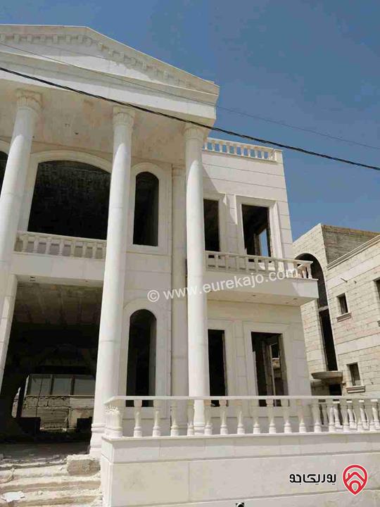 فيلا لم تشطب مساحة الأرض 500م والبناء 700م للبيع في عمان - الطنيب