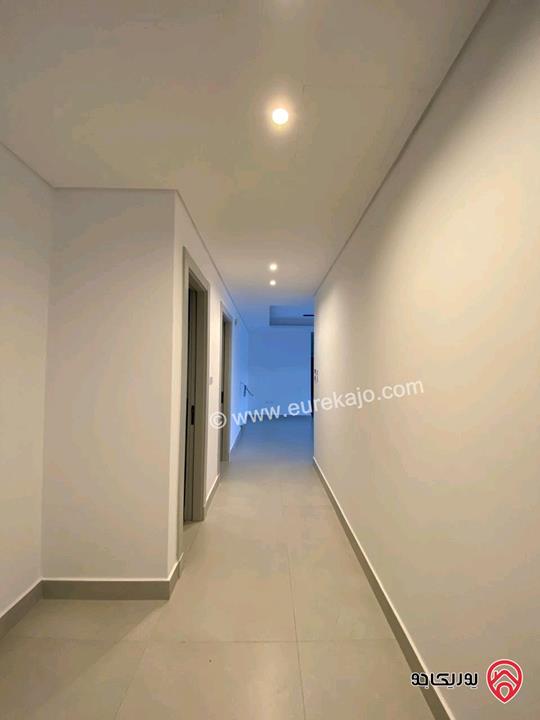 شقة طابقية ارضية مساحة 300م داخلي و 350م خارجي للبيع في عمان - دابوق