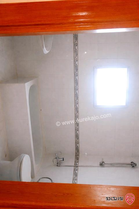 شقة طابق ثاني مساحة 150م للايجار في اربد شارع القدس حي النصر