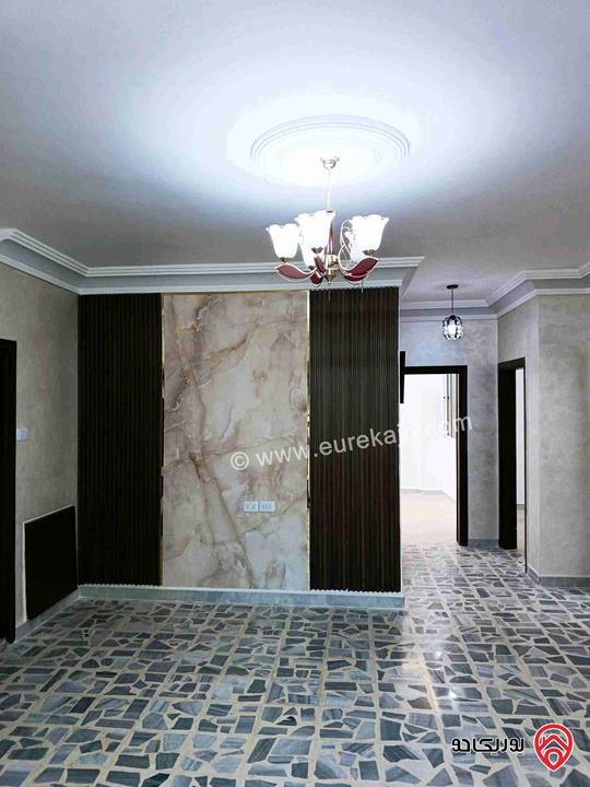 شقة طابق اول مساحة 131م للبيع في الزرقاء الجديدة