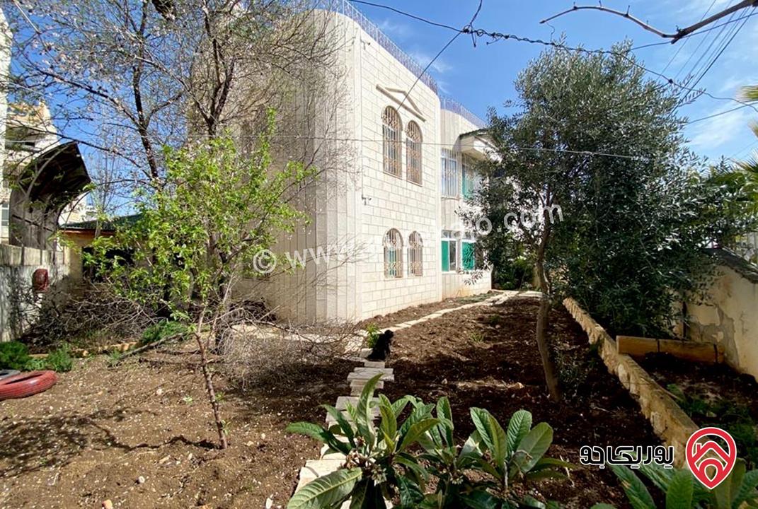 فيلا مساحة 500م على أرض 600م للبيع في اربد - الحي الشرقي 