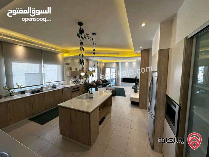 شقة مفروشة مساحة 450م طابق ثالث مع روف للايجار في عمان - طريق المطار 