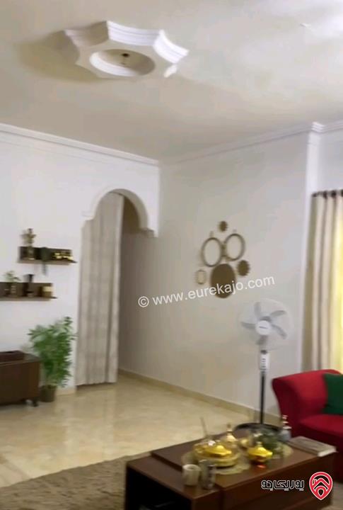 شقة مساحة 145م طابق ثاني للبيع في الزرقاءالجديدة البتراوي الجنوبي ع شارعين قريبة من الخدمات 