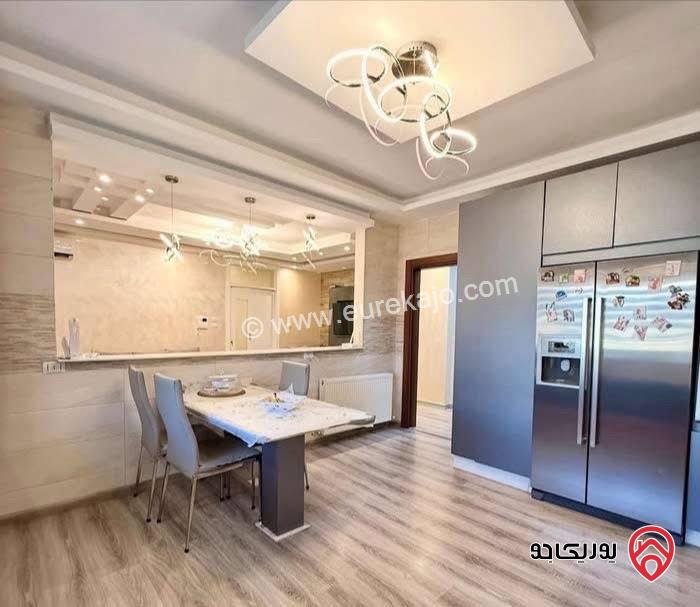 شقة طابقية فاخرة مساحة 300م طابق أرضي للايجار في عمان - خلدا