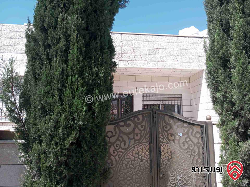 منزل مستقل مساحة 165م على أرض 482م للبيع في الزرقاء - ضاحية المدينة