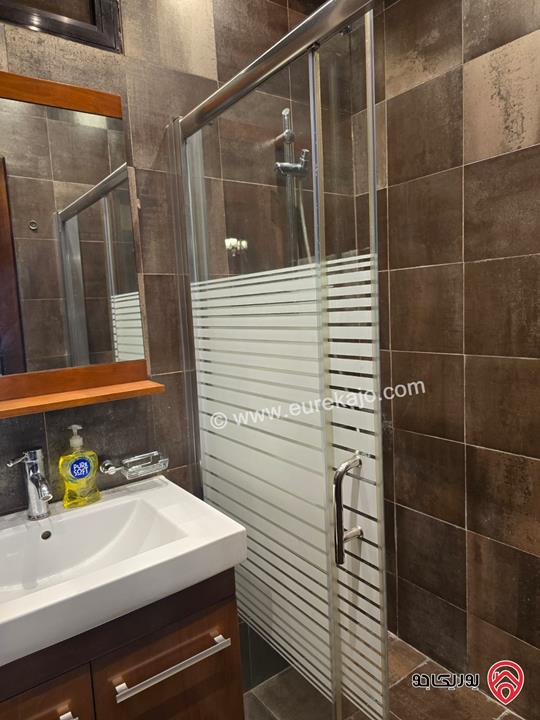 شقة مفروشة رائعة في منطقة ام السماق 2 غرف نوم بحالة ممتازة