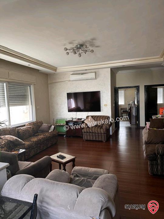 شقة طابق ثاني مساحة 210م للبيع  في عمان - حي الصحابه رجم عميش