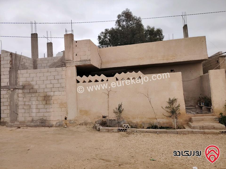 اربع شقق ارضية مساحتهم من 140م - 160م على أرض 1 دونم للبيع في المفرق 