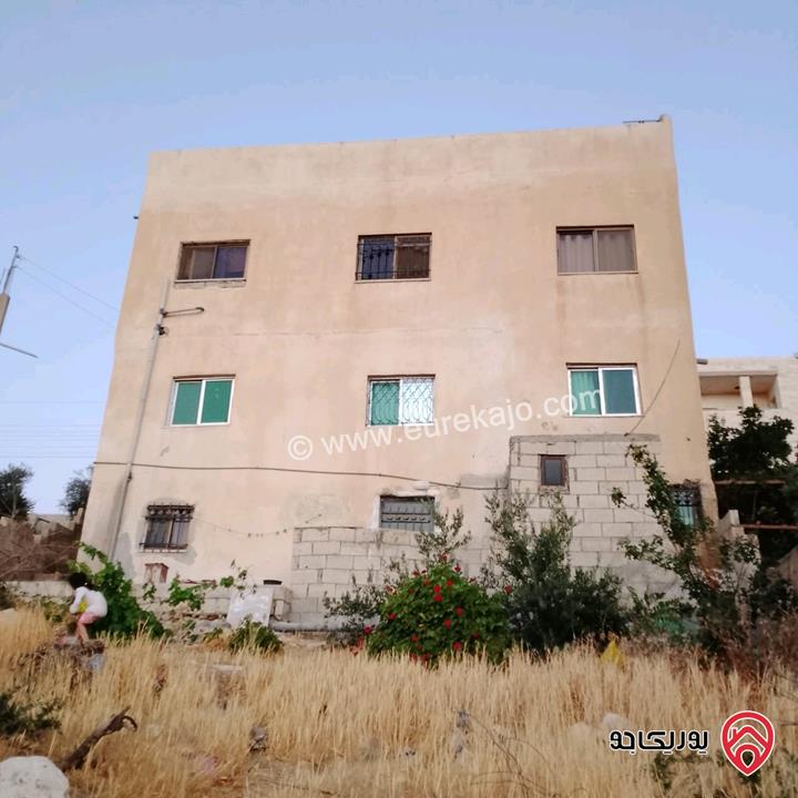 بيت مستقل مكون من 3 طوابق على أرض 252م للبيع في عمان - ماركا الجنوبية 