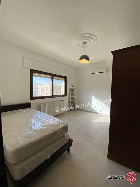 شقة طابق ثاني مساحة 195م للبيع في عمان - منطقة ام أذينة 