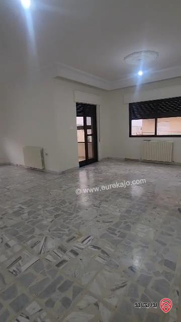 شقة فارغة طابق ثاني مساحة 210م للايجار في عمان - الجبيهة 