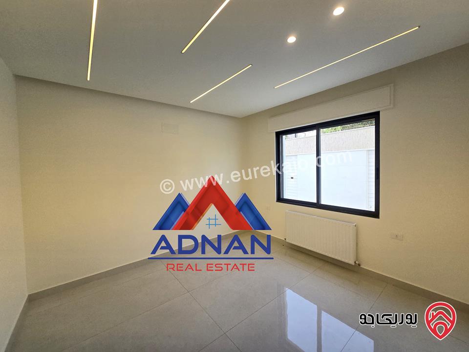 شقة أرضية مساحة 175م مع تراسات واسعة 200م و كراج ومدخل خاص للبيع في عمان - الرابية