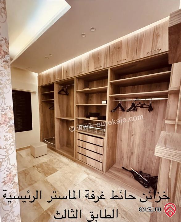 شقة فاخرة طابق ثالث مع روف مساحة 405م للبيع في عمان - خلدا