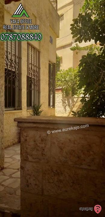 بيت مستقل مساحة 300م على أرض 415 م للبيع في الزرقاء – جبل طارق