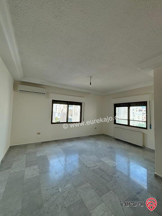 شقة طابق ثالث مساحة 114م للبيع في عمان - الدوار السابع