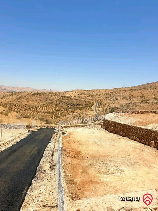 قطعة أرض مساحة 3800م للبيع في الزرقاء - صروت 