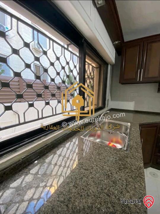 شقة فارغة طابق شبه ارضي مساحة 130م مع ترس مساحة 40م للإيجار في عمان - دير غبار 