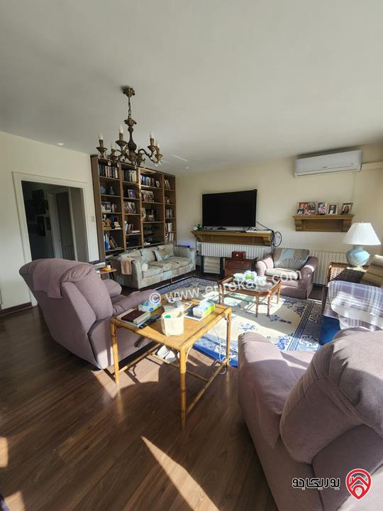 فيلا راقية مساحة 520م على أرض 830م للبيع في عمان - أم أذينة