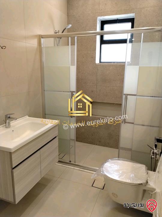 شقة جديدة طابق ثالث مساحة 205متر للإيجار في عمان - خلدا 