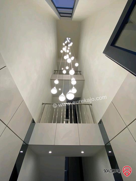 شقة طابقية ارضية مساحة 300م داخلي و 350م خارجي للبيع في عمان - دابوق