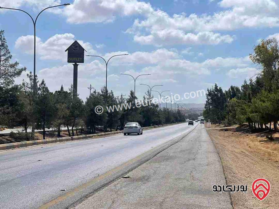 ارض مساحة 838م تجارية للبيع في اربد - ع شارع البتراء 